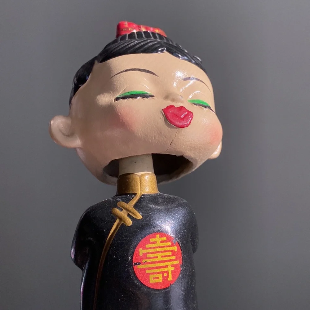 3/$30 🌟 VTG lovely Asian bobblehead and piggy bank figurine - Picture 3 of 8